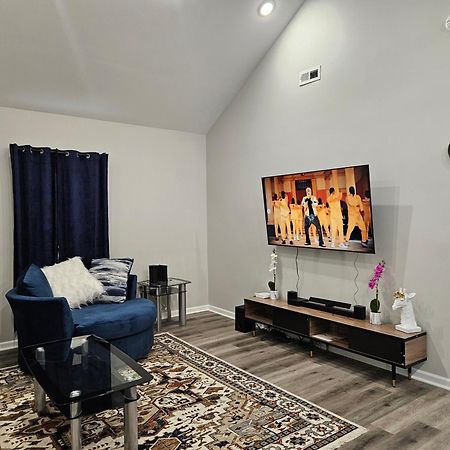 New 3Bd Home Near Downtown Indy Индианаполис Екстериор снимка