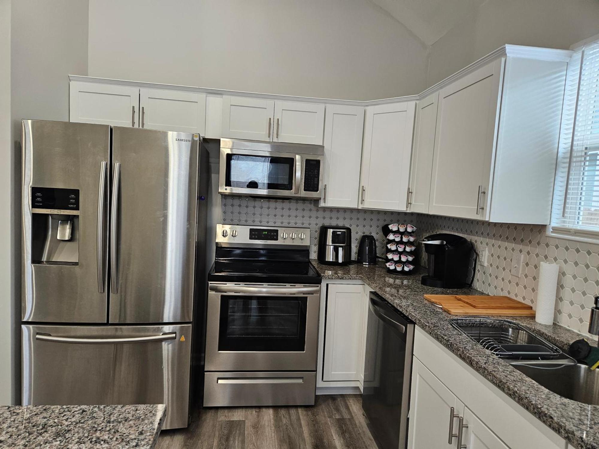New 3Bd Home Near Downtown Indy Индианаполис Екстериор снимка